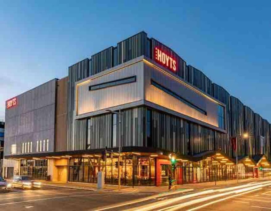 2 Bedrooms Apprtmt Plus Underground Parking In Cbd Christchurch Bagian luar foto